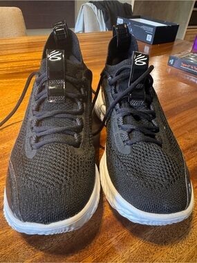 UnderArmour Curry Flow 8 black sneakers -size 7 men